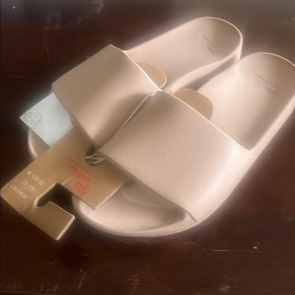 NWT Archies slides. Women's size 7, men's size 6 brand new!